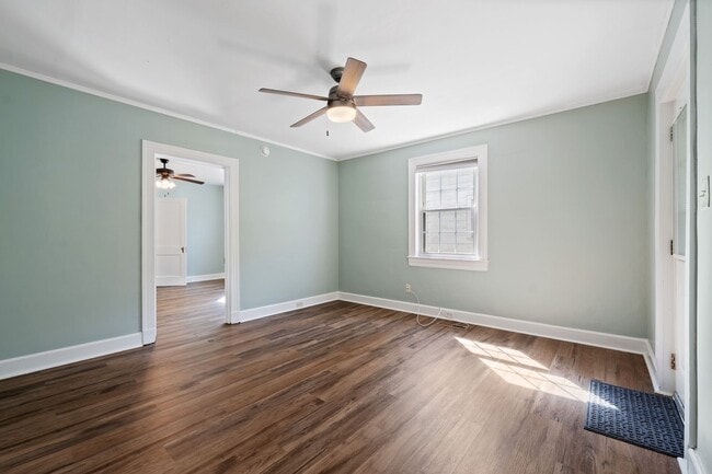 Building Photo - Charming 1 bed, 1 bath Unit Located in the...