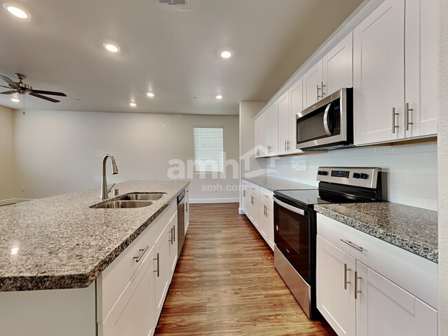 Foto del edificio - 344 Timber Kate Pl