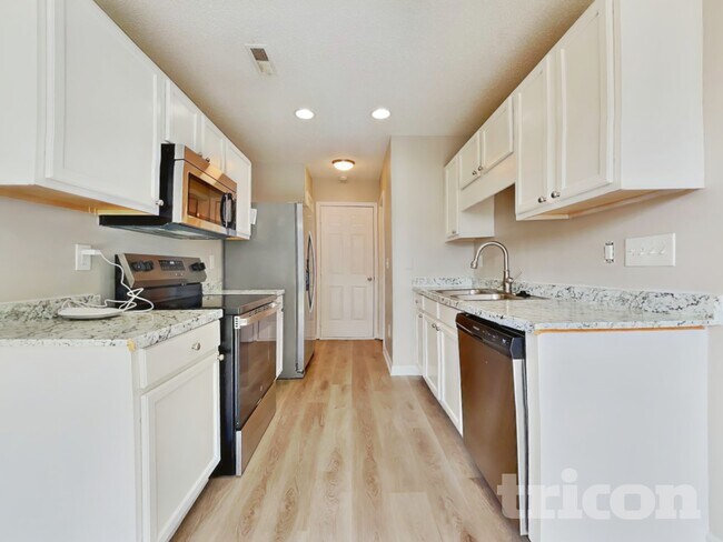 Foto del edificio - 7328 Brighton Hill Ln