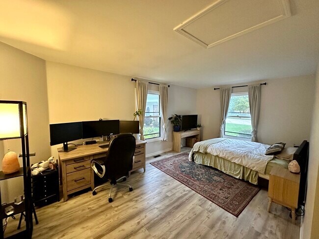Foto del edificio - 2514 Live Oak Ln
