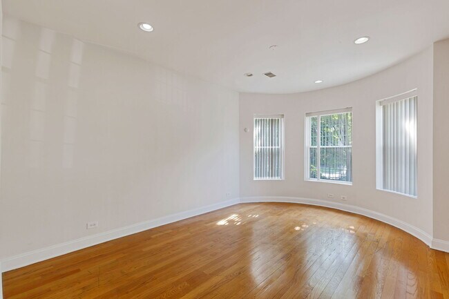 Living Room - 4529 S Michigan Ave