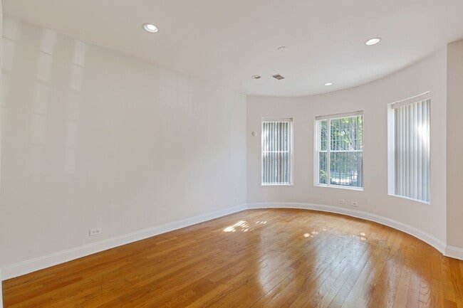 Living Room - 4529 S Michigan Ave
