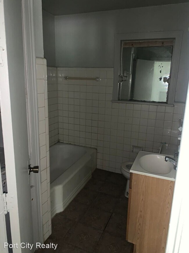 Building Photo - 3 br, 2 bath House - 2726 Lakehurst Ave
