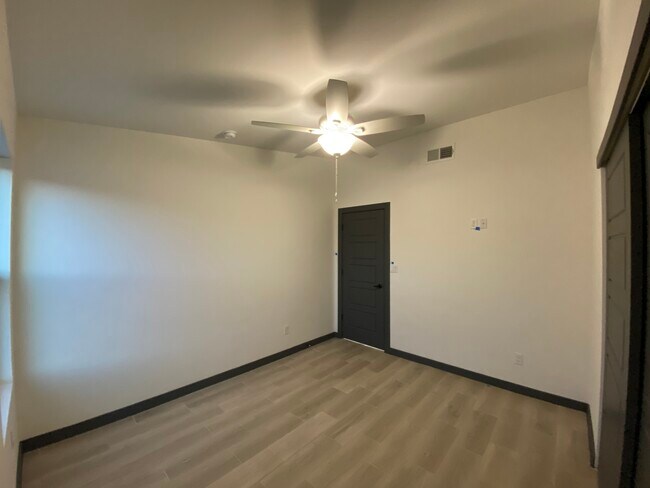 Building Photo - 809 HC Gilbert Minjares Dr