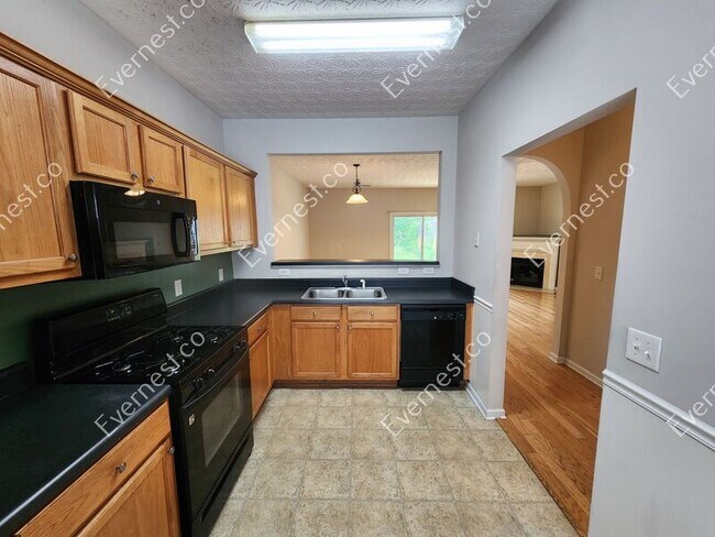 Building Photo - 18 Pearl Chambers Dr