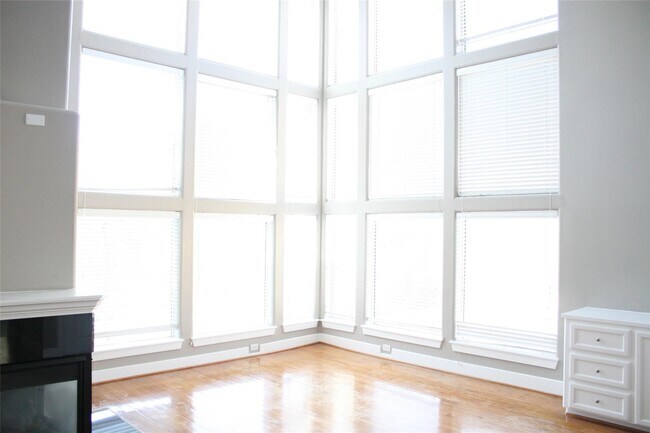 Foto del edificio - 332 Asbury St