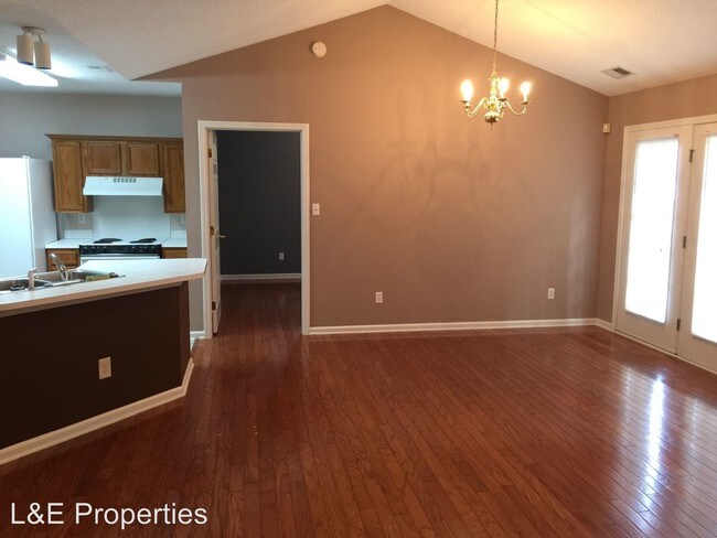Building Photo - 3 br, 2 bath House - 108 W Walnut Avenue