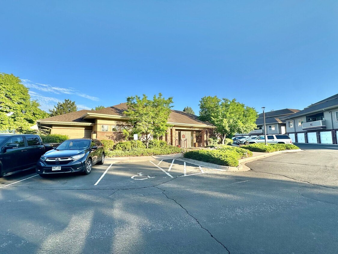 Foto del edificio - 4545 Wheaton Dr