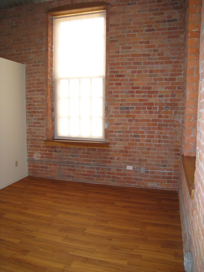 Building Photo - 6200 2nd Ave