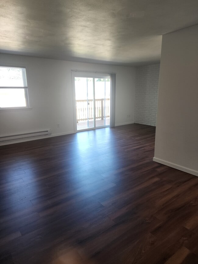 Crosskeys Townhomes 3001 Williamsburg Dr Latrobe, PA Apartments for