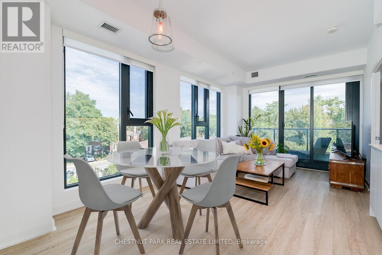 Photo principale - 250 Lawrence Ave W