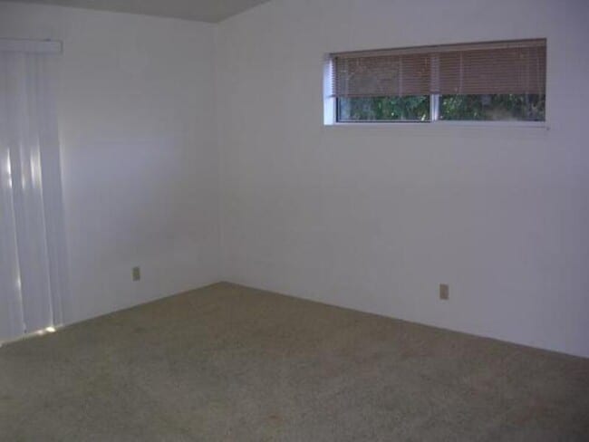 Building Photo - 477 Scenic Dr