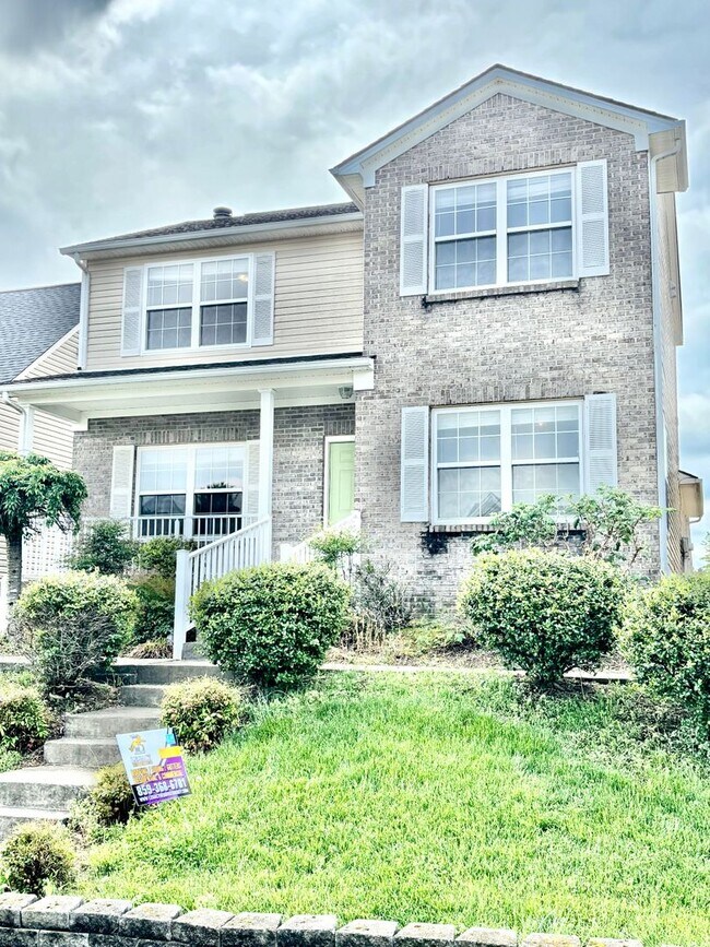 Foto del edificio - 3 Bedrooms, 2.5 Baths, and a Secret Agent Garage!