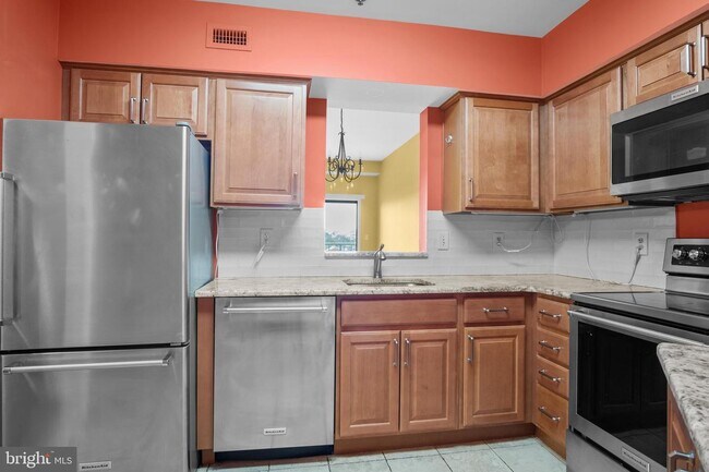 Foto del edificio - 545 E Braddock Rd