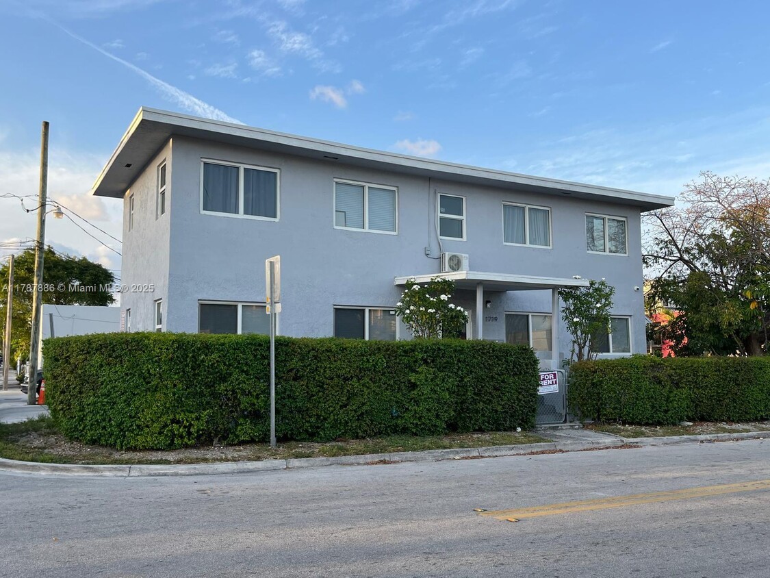 Foto principal - 1719 NW 1st St