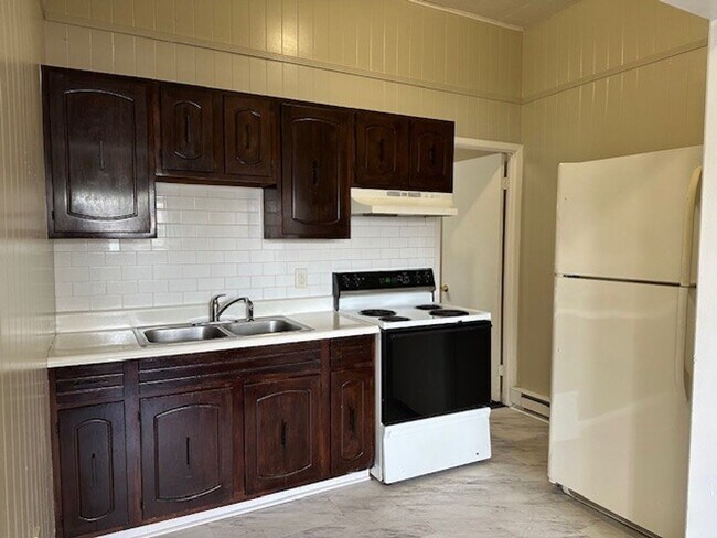 Foto del edificio - 401 E Main St