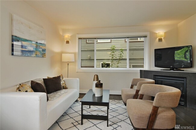 Foto del edificio - Large Private Townhome