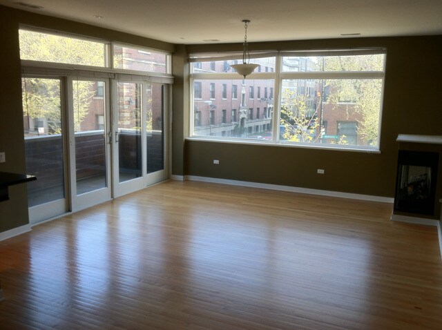 Foto del edificio - 834 W Montrose Ave