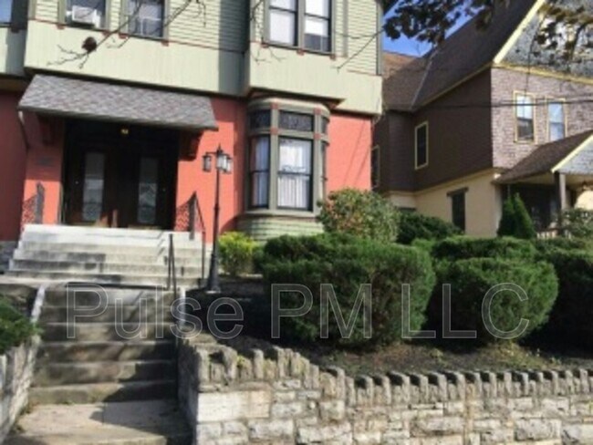 Photo - 634 Greenup St Apartment