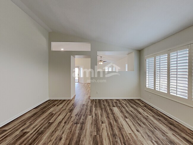 Foto del edificio - 4722 E Silverwood Dr