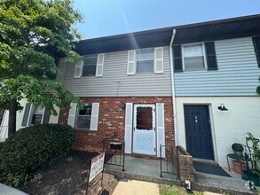Building Photo - 107 Fountain Dr