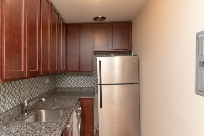 Foto del edificio - 557 W Arlington Pl