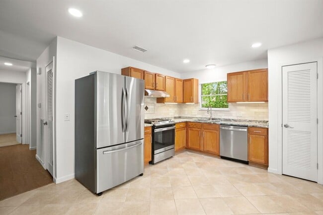 Building Photo - 1212 Dunstan Dr