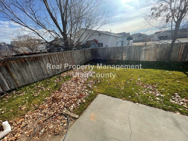 Building Photo - Newly updated home in Lehi