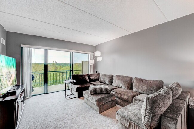 Foto del edificio - 6420 Double Eagle Dr
