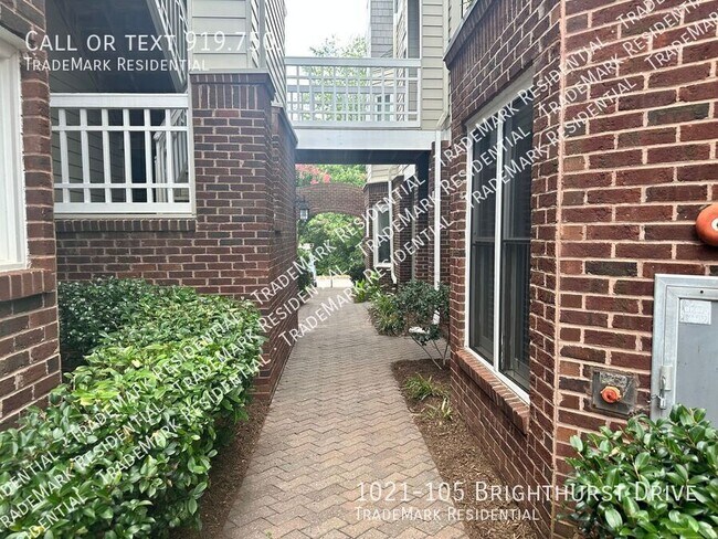 Building Photo - 1021-105 Brighthurst Drive-