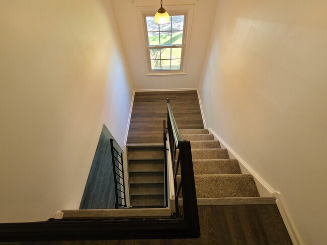 Building Photo - 8387 Uxbridge Ct