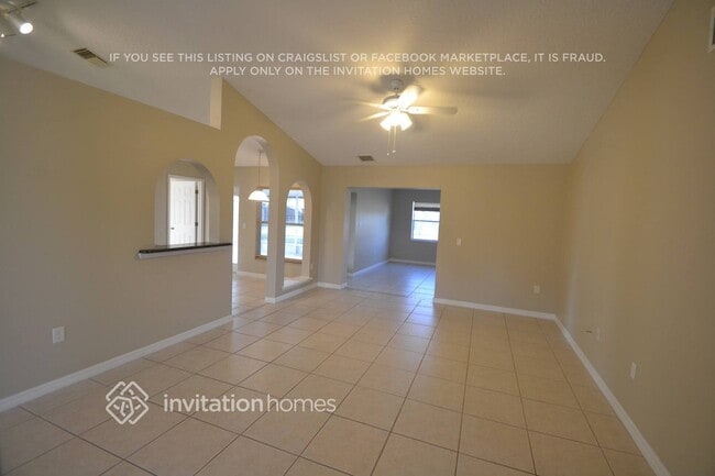 Building Photo - 13203 Biscayne Dr