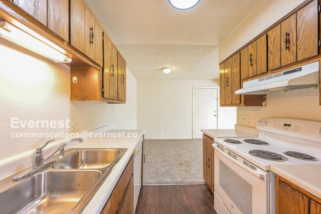 Building Photo - 16359 W 10th Ave