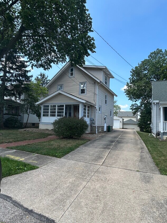 2444 7th St, Cuyahoga Falls, OH 44221 House Rental in Cuyahoga Falls