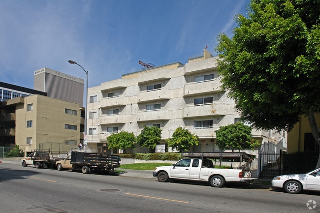 Foto del edificio - Garden Irolo Apartments