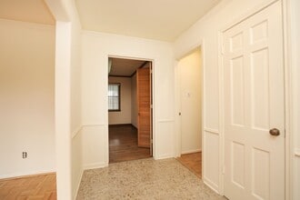 Building Photo - 12910 Queensbury Ln