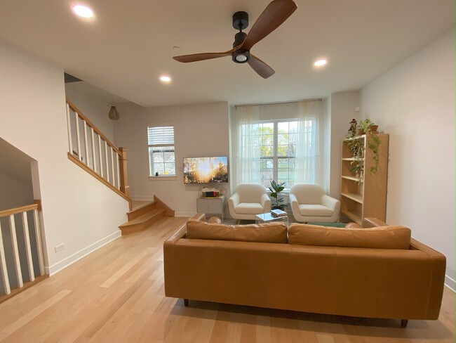 Living room with lots of Daylight - 1625 Church St