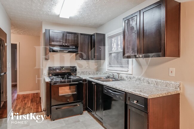 Foto del edificio - 443 Fairlock Ln NW