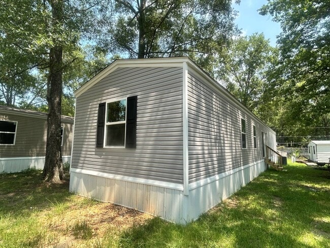 Building Photo - 23 White Oak Village