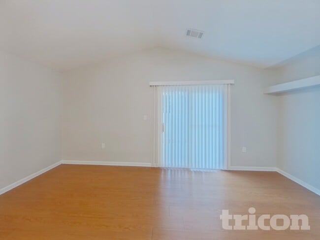 Building Photo - 2028 Stoney Pointe Cir