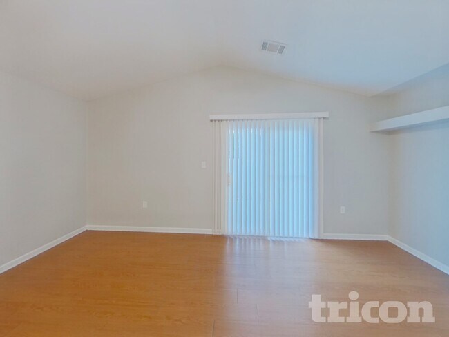 Foto del edificio - 2028 Stoney Pointe Cir