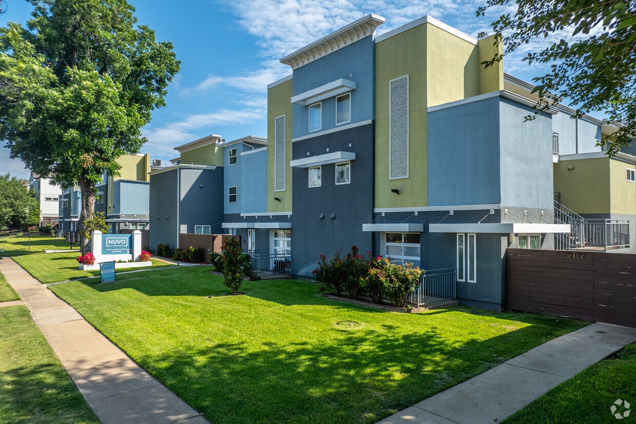 Primary Photo - Nuvo Park Place