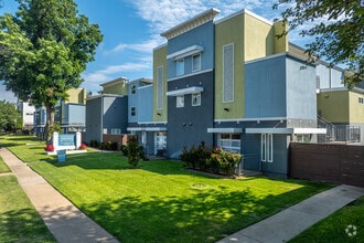 Building Photo - Nuvo Park Place