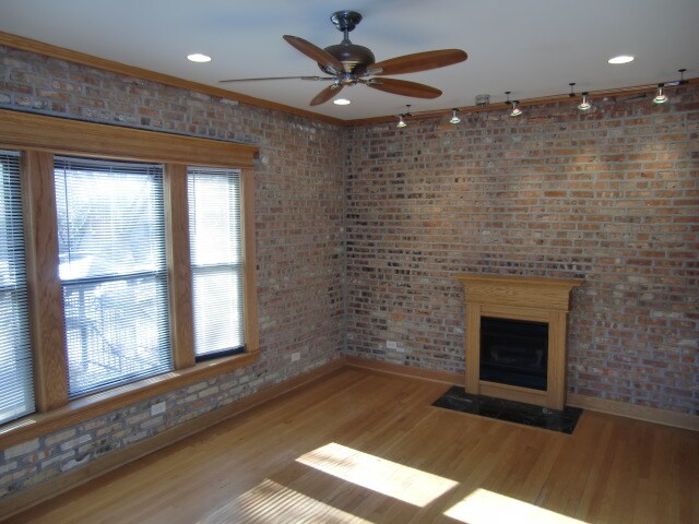 Building Photo - 1500 W Farwell Ave