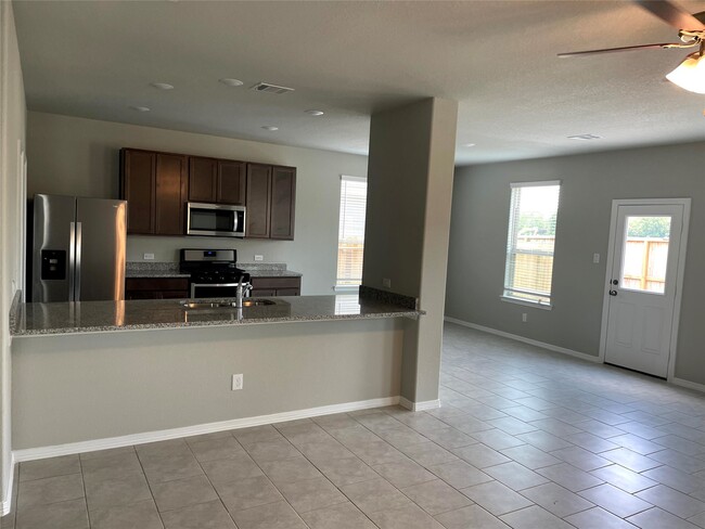 Foto del edificio - 19831 Redbay Fir Ct