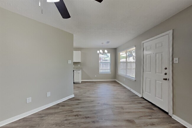 Building Photo - 4519 Kimball Dr