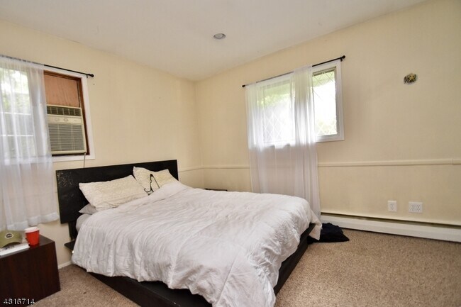 2 2nd Lt J T Wroblewski Ln Jefferson Nj 07438 House For Rent In Jefferson Nj Apartments Com