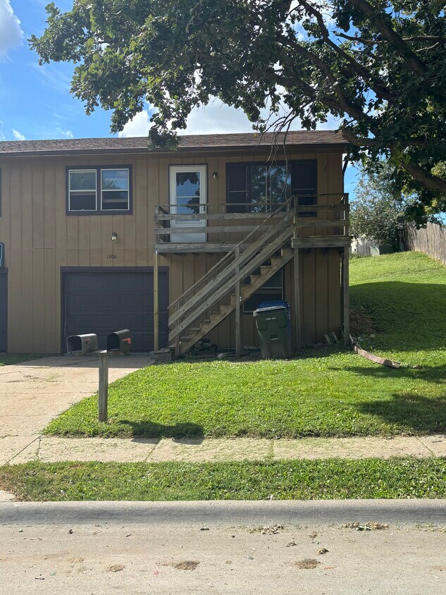 Foto principal - 1306 N Zenith Ave