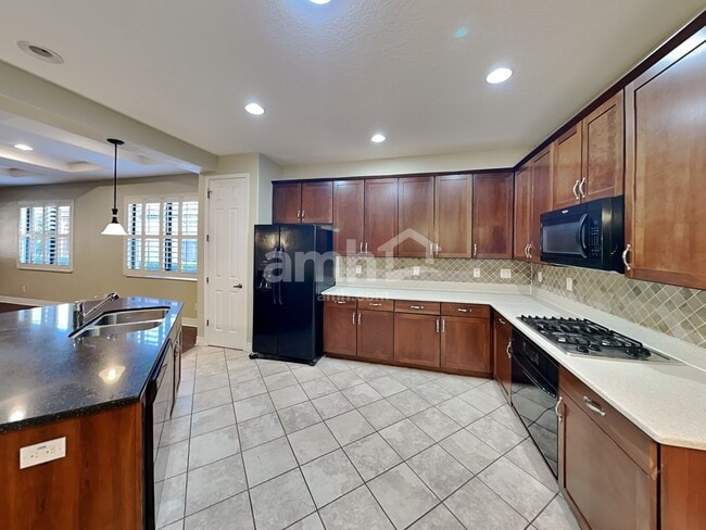 Foto del edificio - 8241 Dunham Station Dr