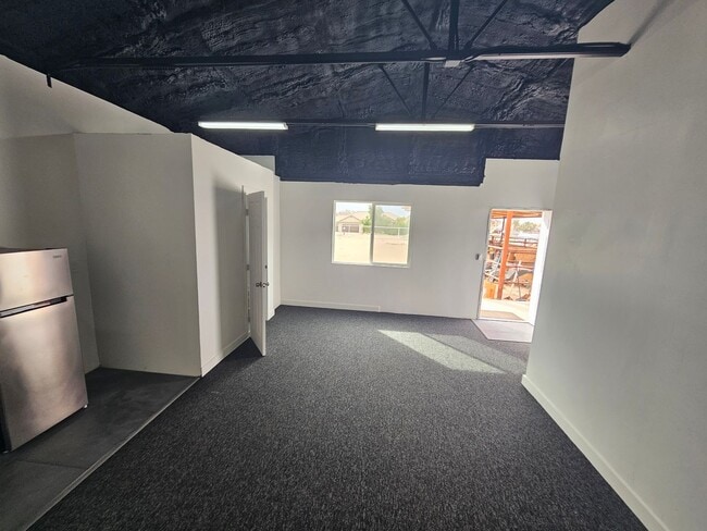 Foto del edificio - DETACHED ONE BEDROOM CASITA ON HORSE PROPERTY